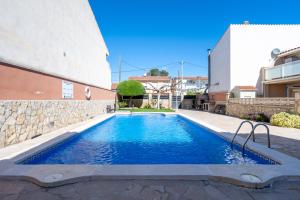Bazén v ubytovaní Apartamento Agua de Sal alebo v jeho blízkosti