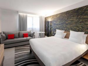 Cama ou camas em um quarto em Novotel Blois Centre Val De Loire