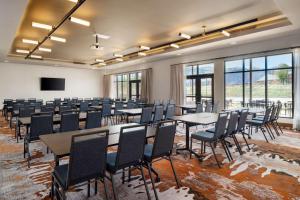 Konferenční prostory v ubytování The Hoffmann Hotel Basalt Aspen Tapestry Collection Hilton