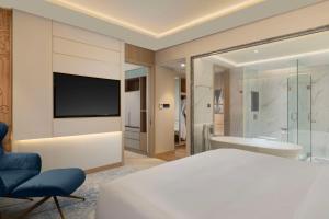 Baðherbergi á DoubleTree by Hilton Jakarta Bintaro Jaya