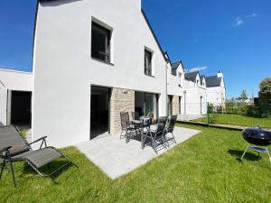 En have udenfor KERSALINE - Maison neuve, Bourg et plage - K111