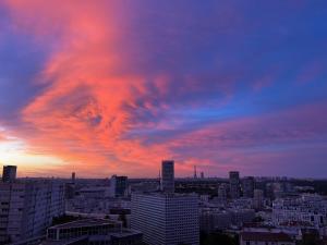 Východ nebo západ slunce při pohledu z apartmánu nebo okolí