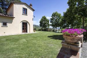 Vonkajšia záhrada v ubytovaní VILLA SAN PIETRO