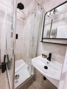 Kúpeľňa v ubytovaní Modern Flat in Central London