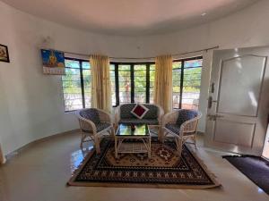 Gallery image of Raj Cliff Top Villa in Yelagiri