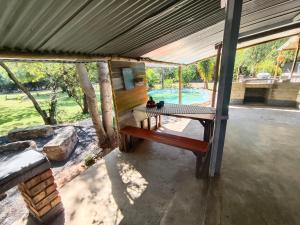 Bazén v ubytování Shangrila-innibos Country Lodge nebo v jeho okolí