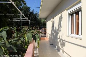 A balcony or terrace at Rentoulia Apartments