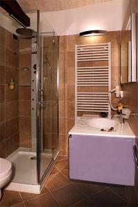Koupelna v ubytování Agriturismo Il Barone
