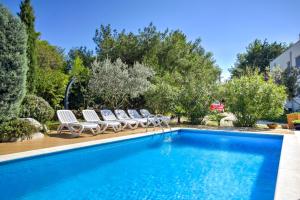 Bazén v ubytování Apartments Siparis with Pool nebo v jeho okolí