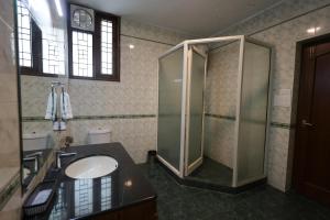 Koupelna v ubytování Gumaan Auberge