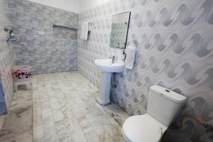 Koupelna v ubytování Gumaan Auberge