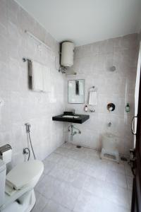 Koupelna v ubytování Gumaan Auberge