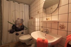 Ένα μπάνιο στο Ferienhof Schoof No1