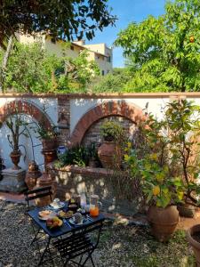 Taman di luar B&B Firenze 400
