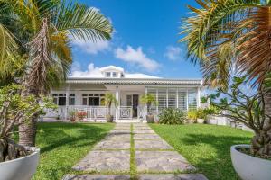 Κήπος έξω από το Villa Montabel