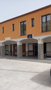 Budova, kde se aparthotel nachází