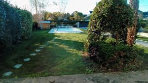 Bazén v ubytování Villa prestigieuse à Concarneau avec piscine nebo v jeho okolí + 24 fotografií