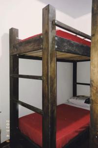 a pair of bunk beds in a room at hostal el gran amparo in Sevilla