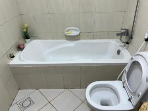 Gallery image of R2)Sweet Home fantastic city and sea view at beachإطلالة رائعة على المدينة والبحر على الشاطئ in Ajman 