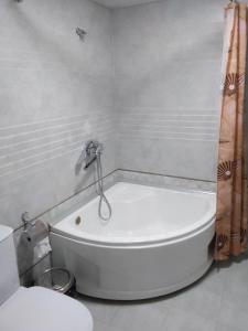 Kylpyhuone majoituspaikassa Motel (SILK ROAD)