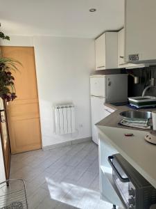 Kuchyň nebo kuchyňský kout v ubytování A 20 minutes de Aix en Provence