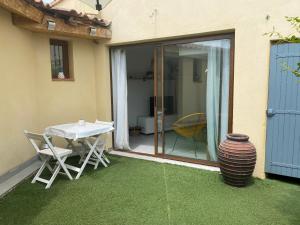 Patio nebo venkovní prostory v ubytování A 20 minutes de Aix en Provence