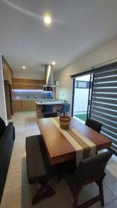 Gallery image of León Casa Privada Benevento Estadio+Explora+Feria in Sofía