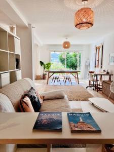 Posezení v ubytování Loft entre mer et campagne à 5 min d'Ajaccio classé 4 étoiles