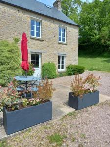 Κήπος έξω από το Holiday home in the heart of the Swiss normandy +10 φωτογραφίες