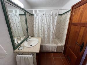 Koupelna v ubytování Finca Exclusiv LA MAreta