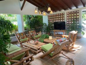 Televisyen dan/atau pusat hiburan di Wonder House In San Jeronimo