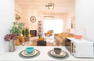 Posezení v ubytování Top floor apartment in Chalkida