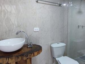 Koupelna v ubytování Hotel Chalet en montaña Manizales