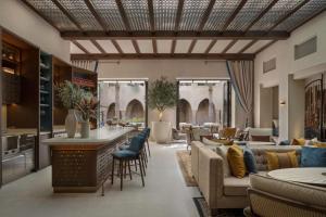 Χώρος καθιστικού στο Bab Al Shams, A Rare Finds Desert Resort, Dubai