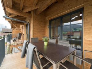 Balkón nebo terasa v ubytování Luxury Tauern Suite Walchen Kaprun 4