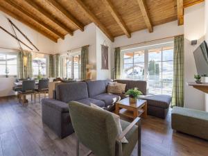 Posezení v ubytování Luxury Tauern Suite Walchen Kaprun 4