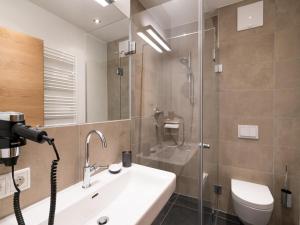 Koupelna v ubytování Luxury Tauern Suite Walchen Kaprun 4