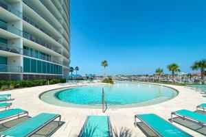 Πισίνα στο ή κοντά στο Bella Luna 708 -NEW-HighEnd Luxury-7th floor Views