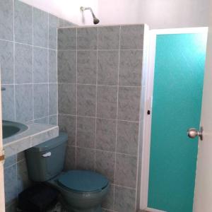A bathroom at Departamento Grande Caracoles 2