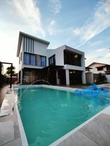 Bazén v ubytování Ipoh Eden Pool Villa Suites nebo v jeho okolí
