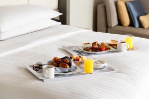 Makanan di atau berdekatan hotel