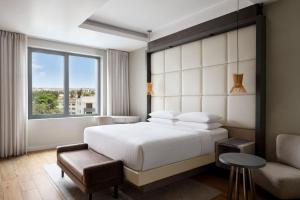 Katil atau katil-katil dalam bilik di Lagos Marriott Hotel Ikeja