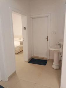 Koupelna v ubytování شقة خاصة