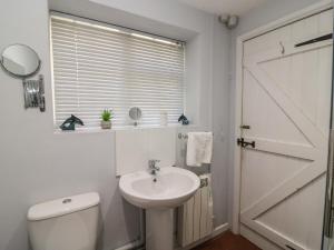 Et badeværelse på Dormouse Cottage + 26 billeder