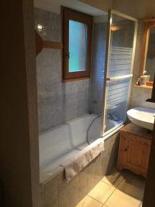 Koupelna v ubytování Joli chalet aux Carroz d’Araches