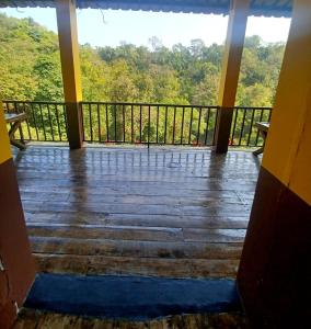 Fotografie z fotogalerie ubytování Iartong Guest House v destinaci Mawlynnong