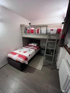 A bed or beds in a room at Dolomites Holiday Home
