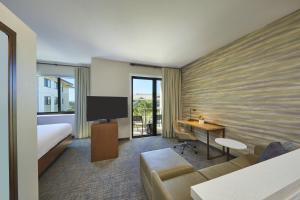 TV a/nebo společenská místnost v ubytování Residence Inn by Marriott Oahu Kapolei