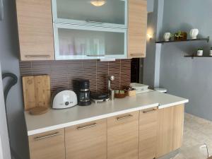 Imagen de la galería de Aristos hillside apartment, en Neos Marmaras