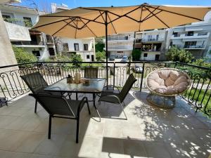 Balkón nebo terasa v ubytování Aristos hillside apartment